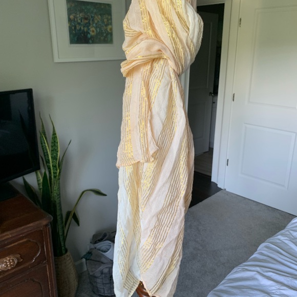 Yellow Gold Glitter Scarf - Picture 4 of 7